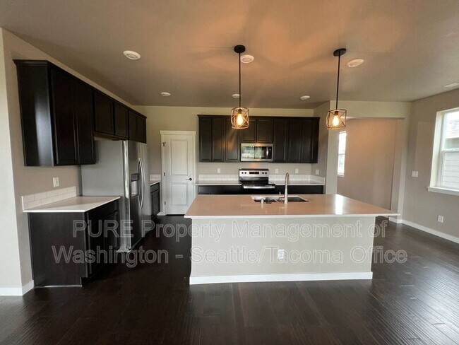 Photo - 910 Burwood St SE