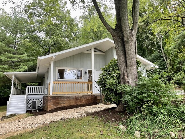 Building Photo - 51 Allen Ave