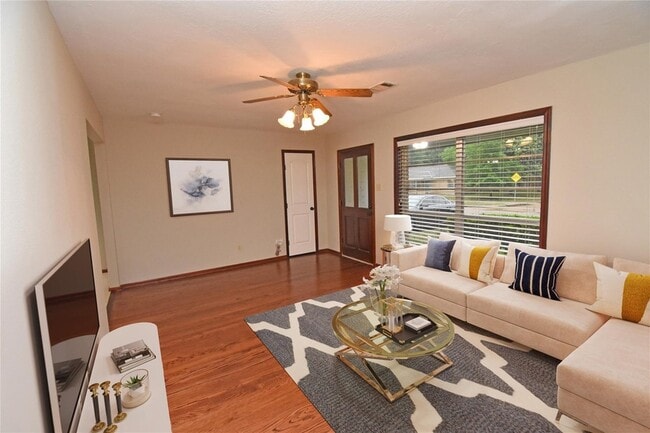 Photo - 2614 Willowby Dr