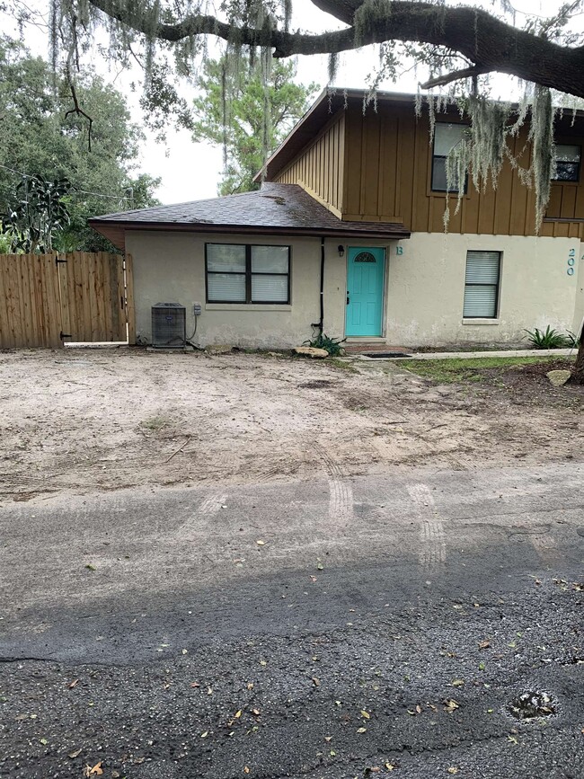 Building Photo - 200 Sevilla St Unit B