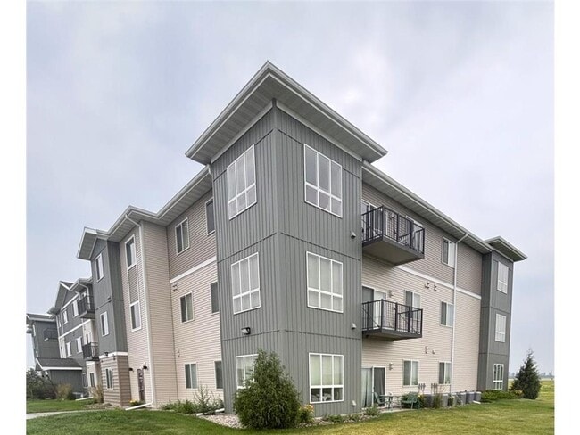 Building Photo - 1901 Pirate Dr Unit #101