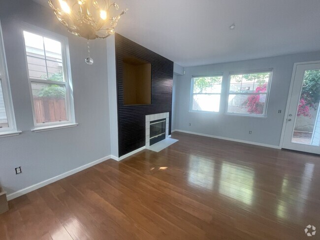 Building Photo - $3,590-GORGEOUS REMODELED 3 BEDROOM GLENMO... Rental