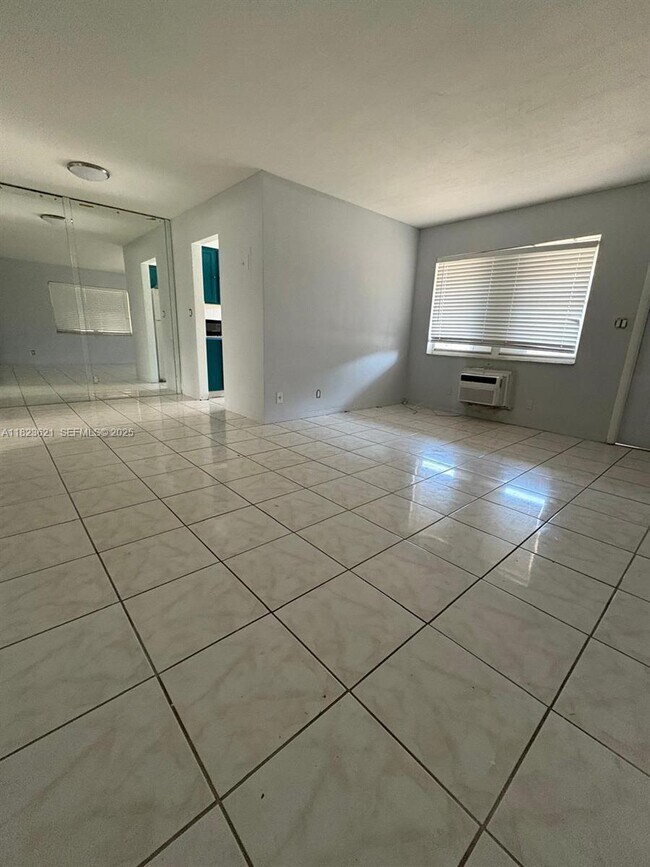 Photo - 1816 McKinley St Unidad 12