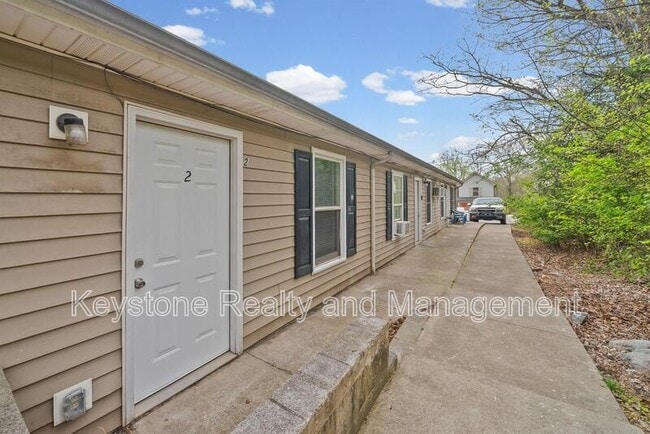 Building Photo - 191 Oak St