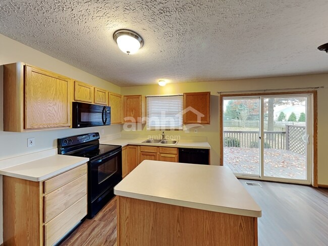 Photo - 1840 Pine Grove Pl