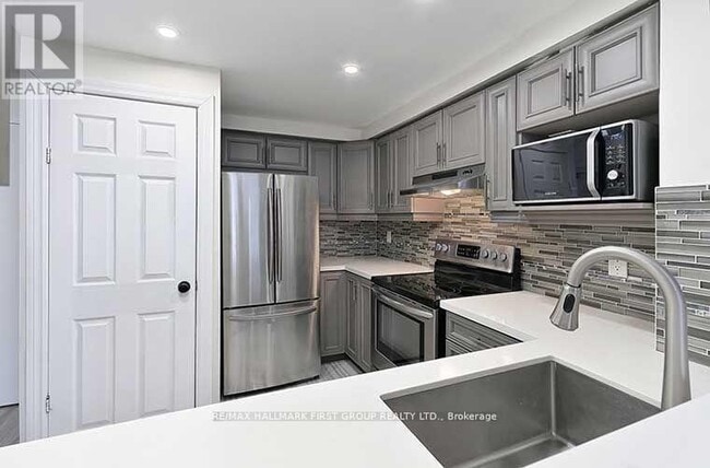 Photo - 711 Rossland Rd E Unité 1012