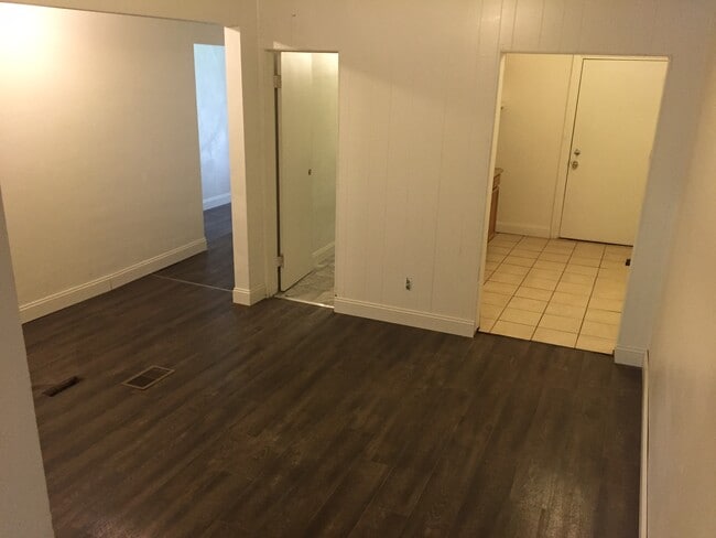 Photo - 3209 Ward St Unit 1