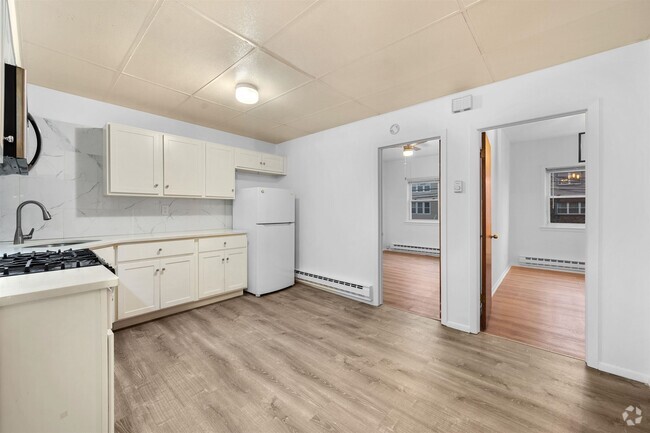 Building Photo - 40 W 52nd St Unit 1F Rental