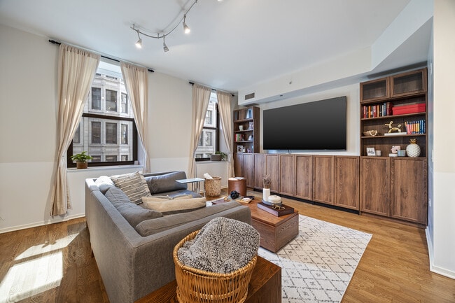 Building Photo - 310 S Michigan Ave Unit 1009