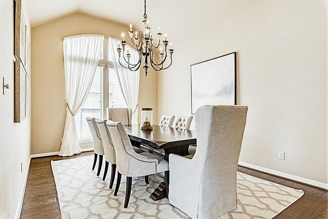 Photo - 2930 Pheobe Trce