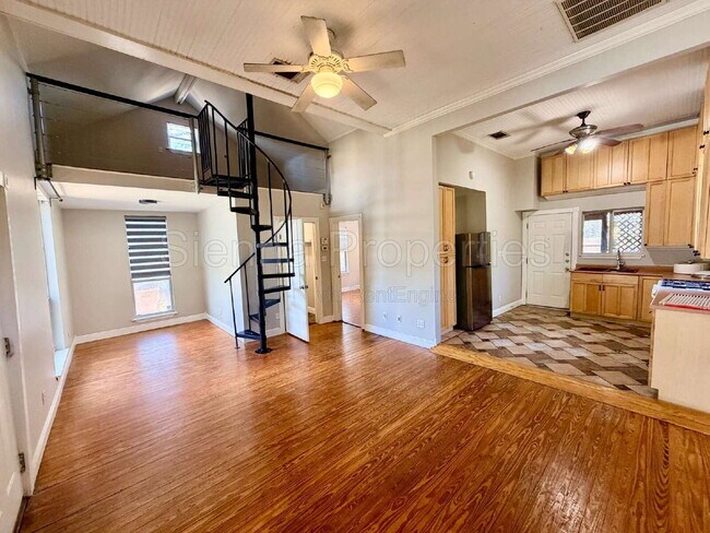 Photo - 1509 Willow St