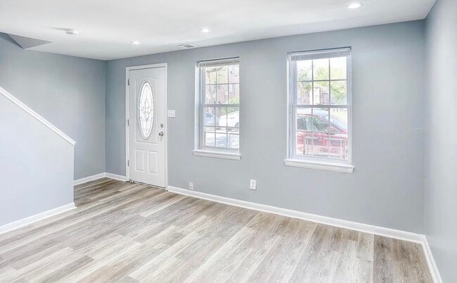 Photo - 819 Aisquith St