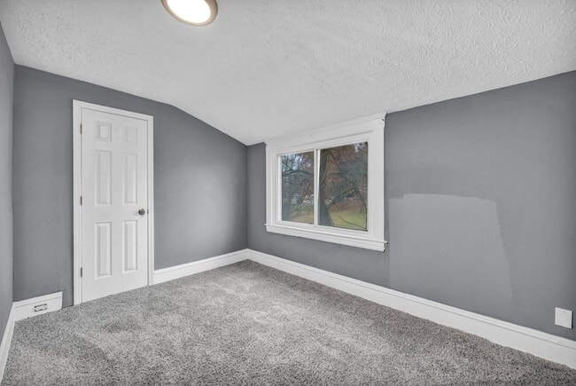 Photo - 4730 E 142nd St