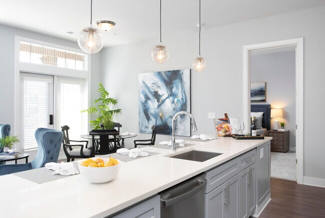 Photo - 800 St Marys