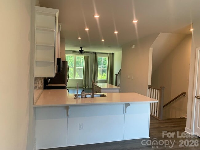 Photo - 948 Broad River Ln