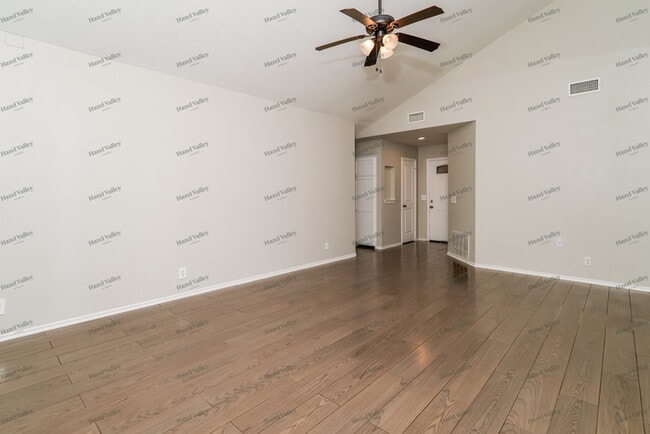 Photo - 2508 E Queens St