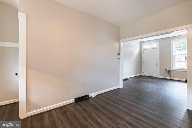 Photo - 340 College Ave