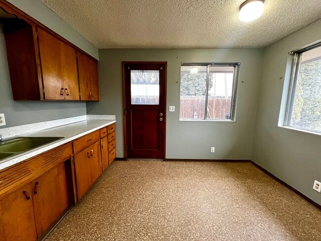 Photo - LH1016 Unit A