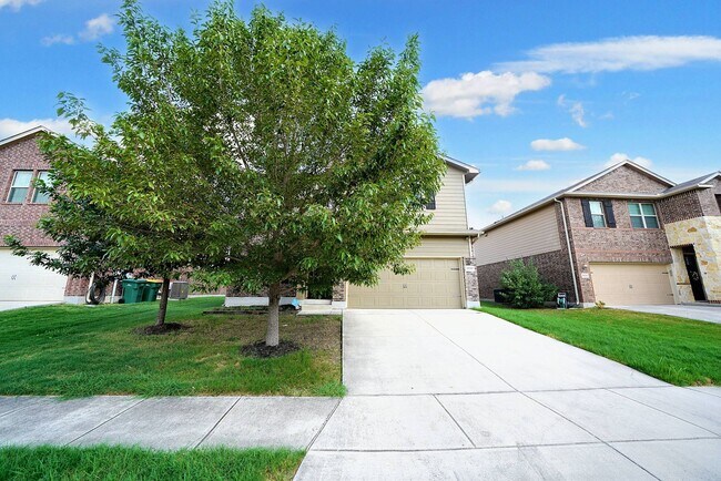 Photo - Beautiful Rental in Converse! Realtor Comm...
