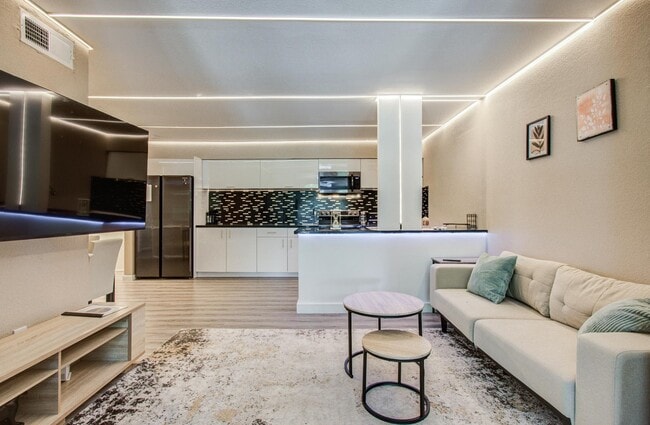 Photo - 4641 Wild Indigo St Unidad 433