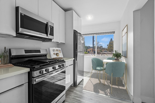 Building Photo - 1486 Silver Lake Blvd Rental