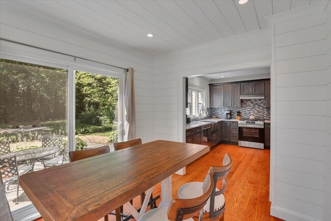 Photo - 272 Norfolk Rd