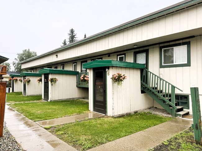 Building Photo - Fully Remodeled Studio Apartment | All Utilities Included | Great Location Unit #8