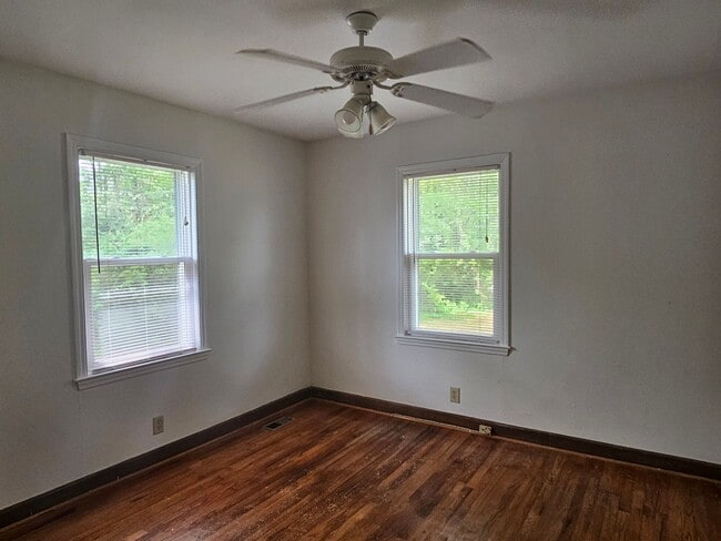 Photo - 2 Henderson Dr