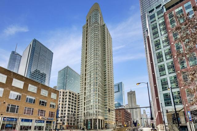 Building Photo - 345 N LaSalle St Rental