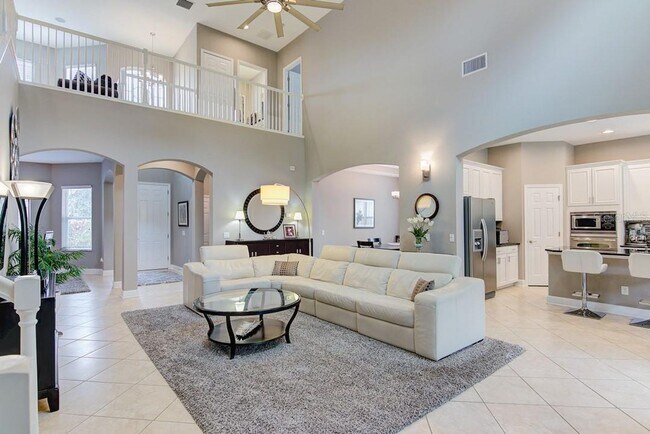 Photo - 4/3 Stylish and Spacious 2-story home with...