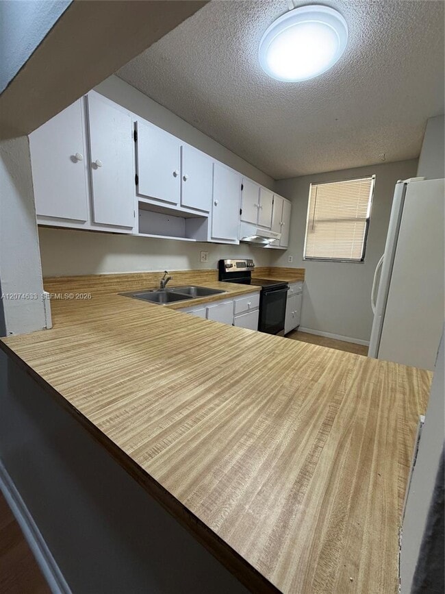 Photo - 8429 Forest Hills Dr Unit 202