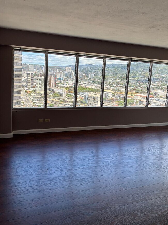 Photo - For Rent – Regency Towers
