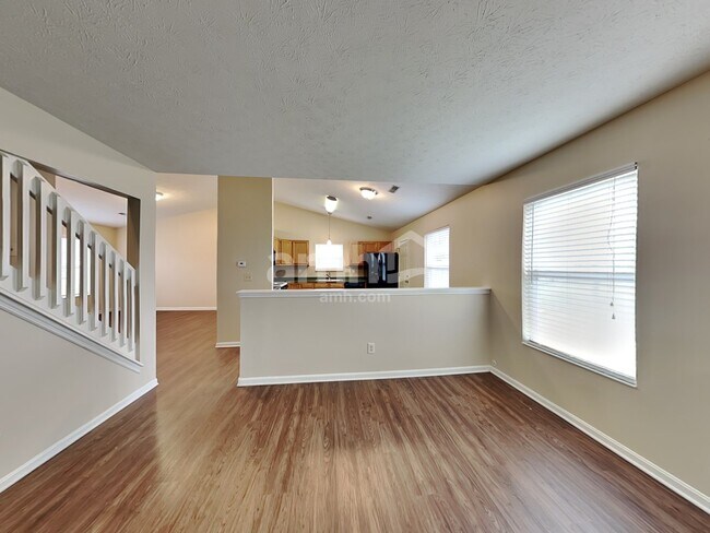 Photo - 51 Clearview Ln