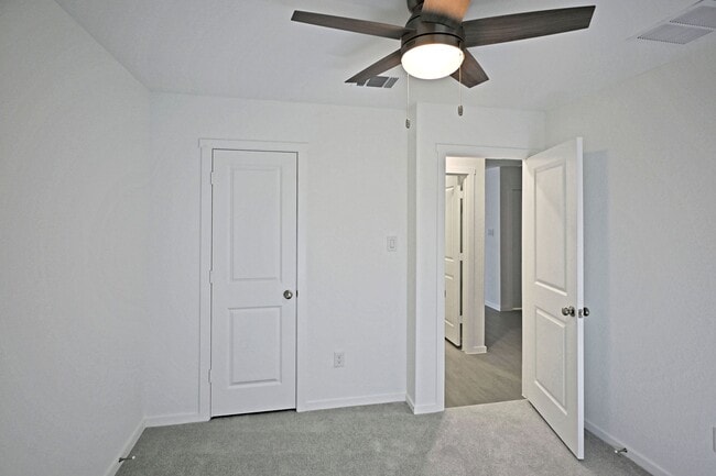 Photo - 1808 Stonechat