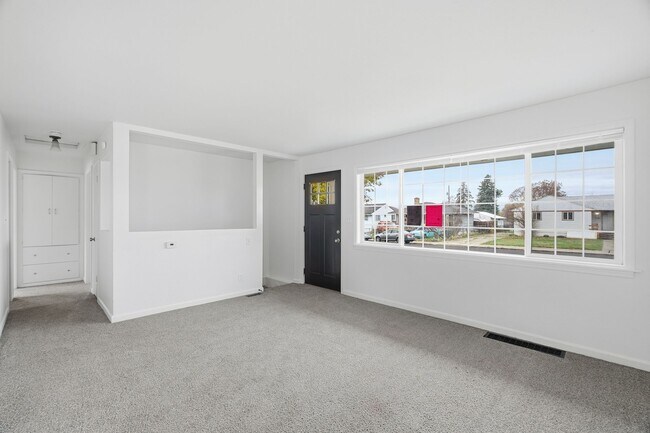 Photo - 3917 E Fairview Ave