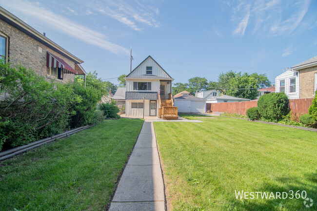 Building Photo - 4734 W Altgeld St Rental