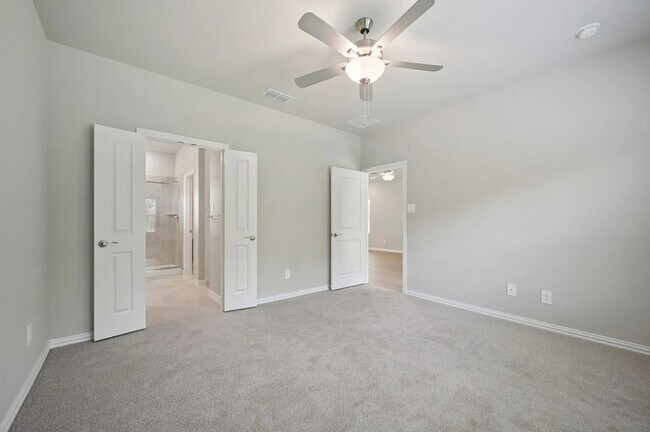 Photo - 524 Clover Crk Dr