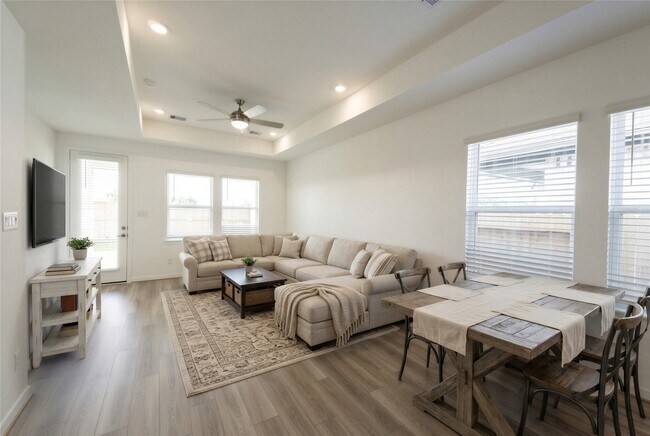 130 Radiant Ln