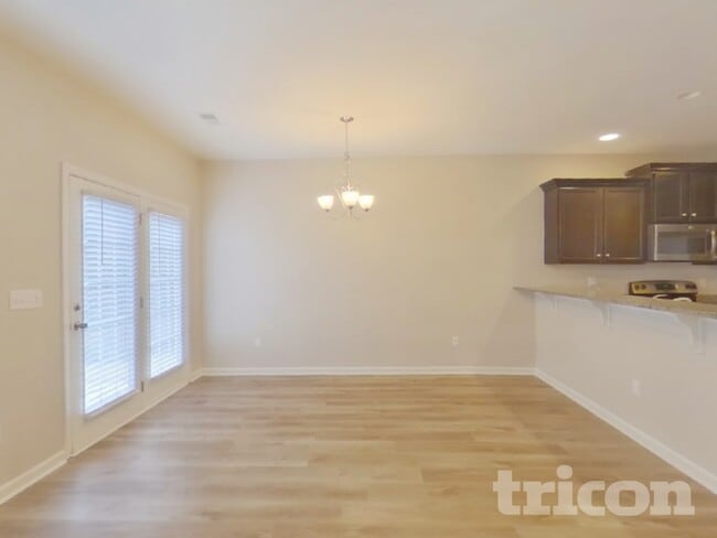 Photo - 128 Dunnsmore Dr