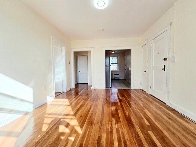 Photo - 183 Kent St