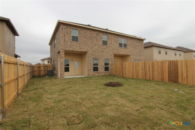 Photo - 311 Creekside Curve