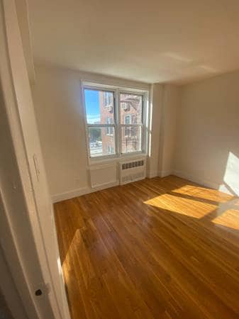 Photo - 66-01 Burns St