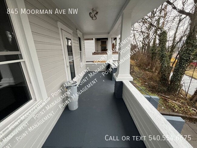 Photo - 845 Moorman Ave NW