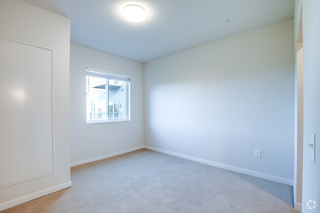 1BR, 1BA - 754SF