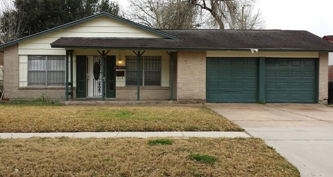 3931 Rosebud Dr