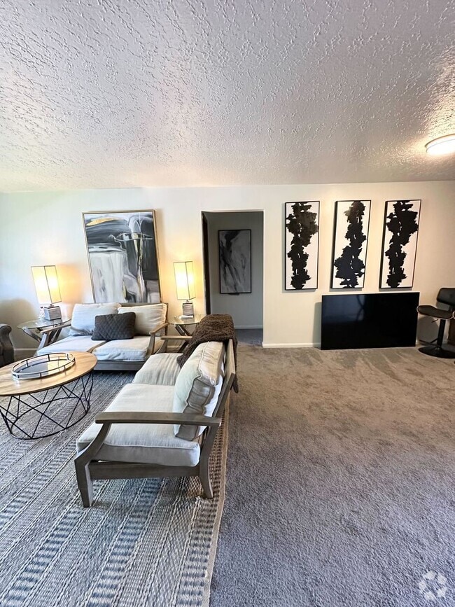 Building Photo - Rent-ready this July: 2 Bedroom and 1 Bath... Unit Jefferson Trace 1-5 Rental