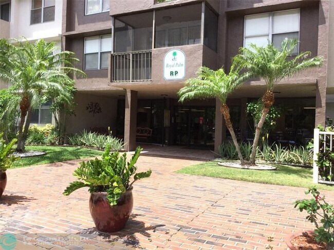 Photo - 777 S Federal Hwy