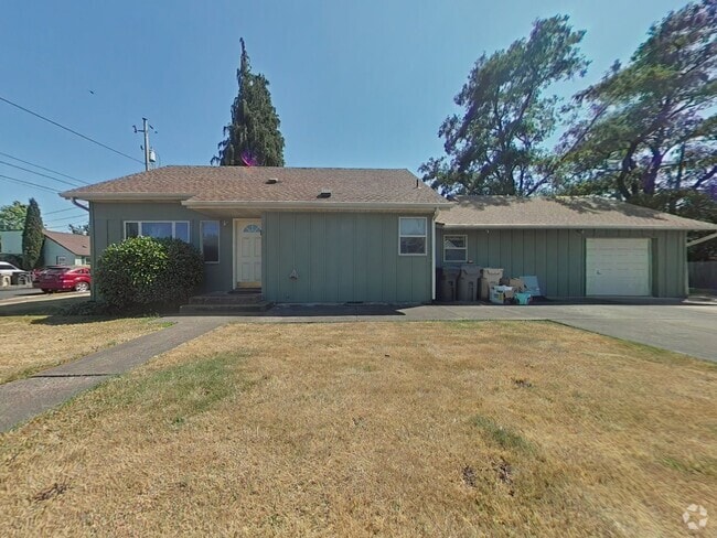 Building Photo - 3 Bedroom House ~ Close to Campus