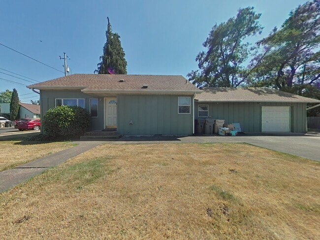3 Bedroom House ~ Close to Campus - 3 Bedroom House ~ Close to Campus