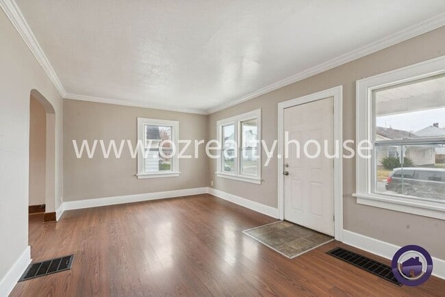 Photo - 4218 Parrakeet Ave